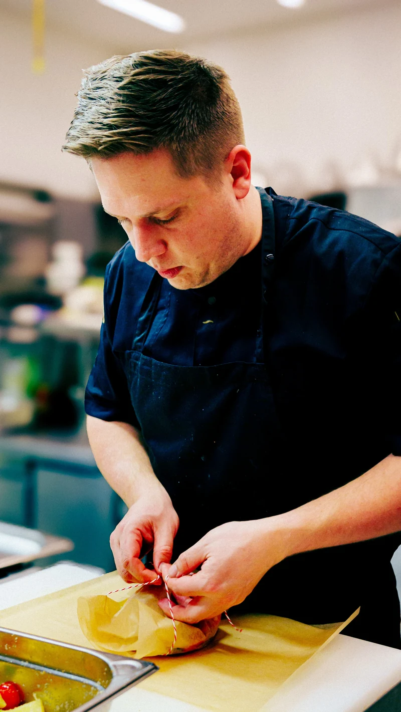 N8stallung Augsburg Menschen im Restaurant
