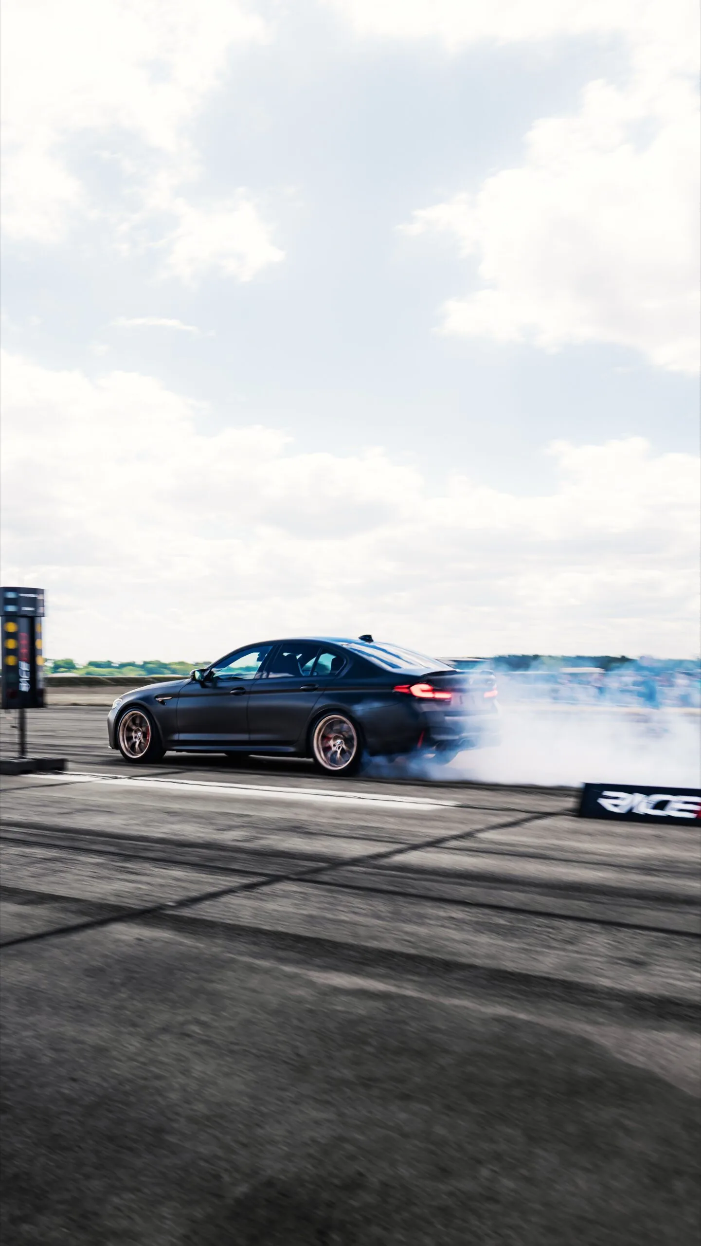 Race1000 Burnout als Social-Media-Motiv
