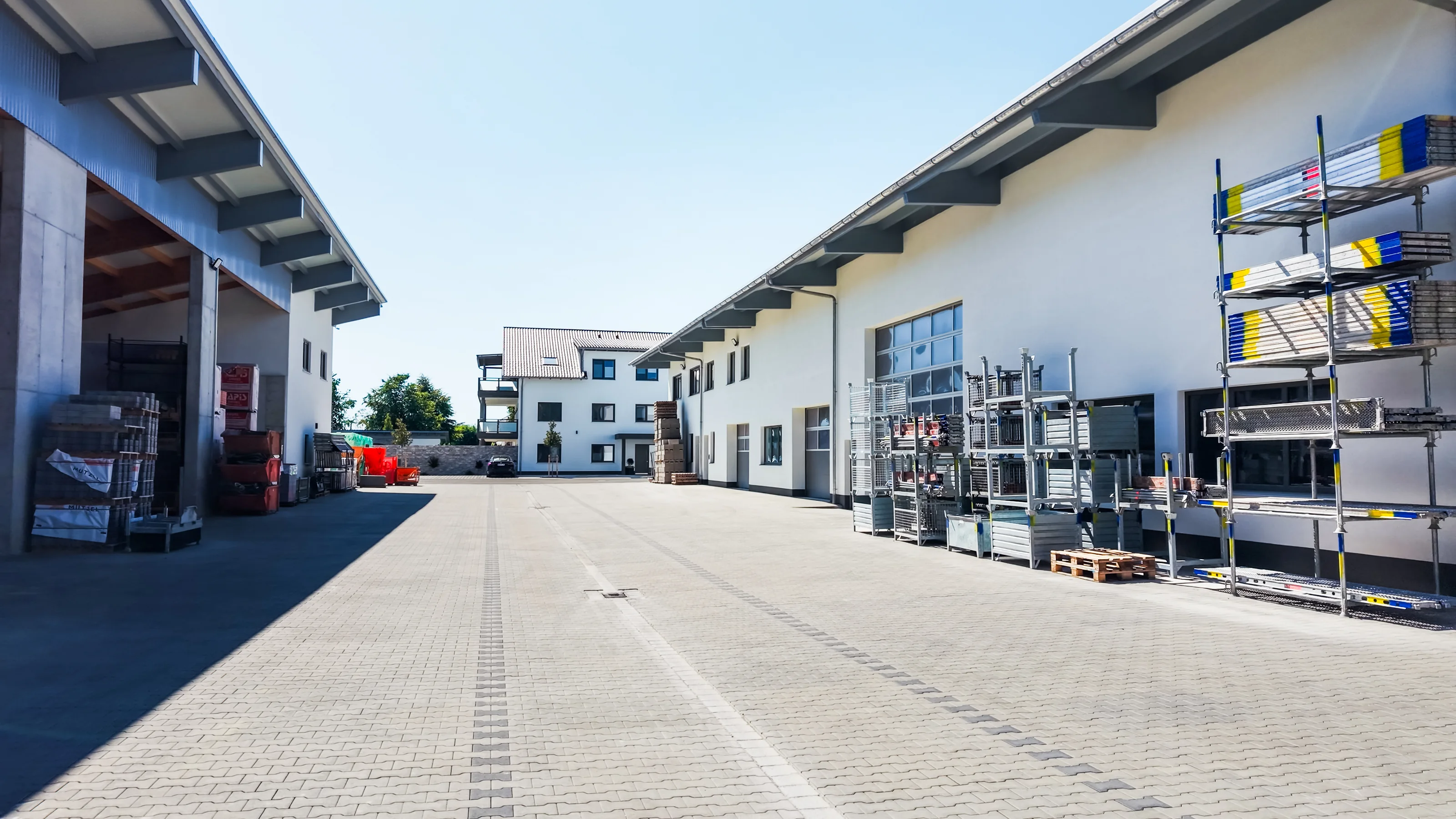 Blick in den Bauhof von Bau und Putz GmbH & Co. KG in Rammingen